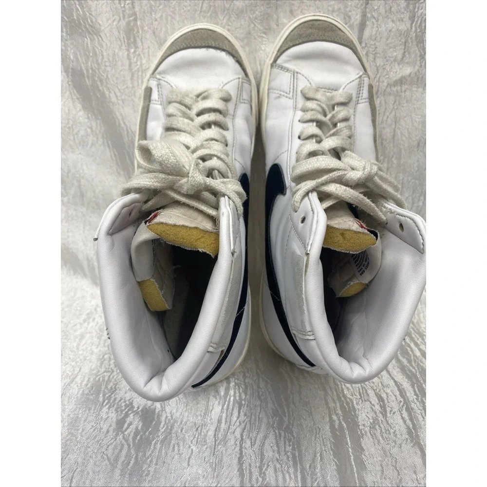 Nike Women's Blazer Mid 77 CZ1055-100 White Basketball‎ Shoes Sneakers Size 9
